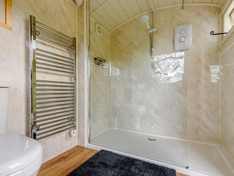 Ewe Retreat Shepherds Hut Hereford Esterno foto