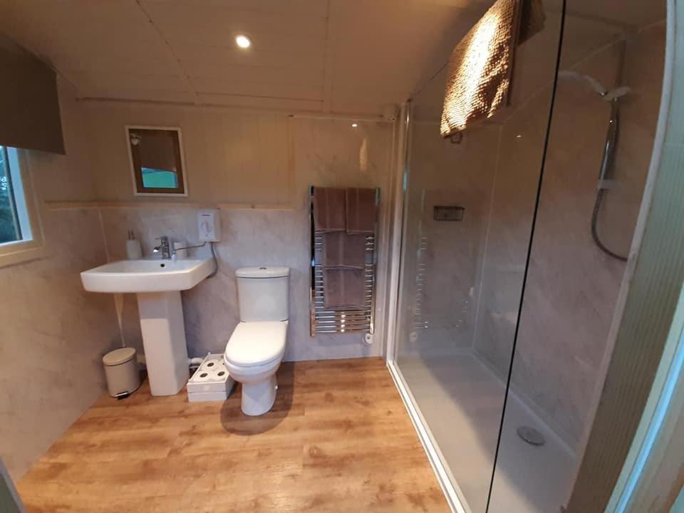 Ewe Retreat Shepherds Hut Hereford Esterno foto